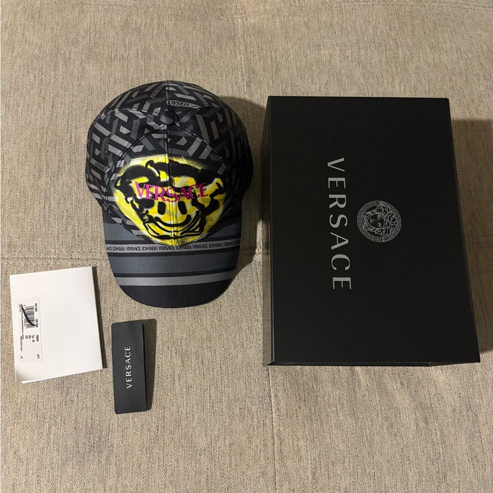 Versace silk medusa hat greca print cap size 59 large smiley grey black pink
